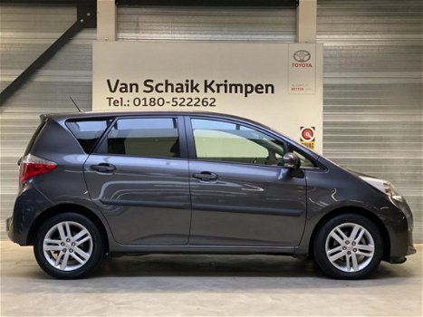 Toyota Verso S - 1.3 VVT-i Dynamic Panoramadak, Navigatie, Dealer onderhouden. Trekhaak. 2e eigenaar - 1