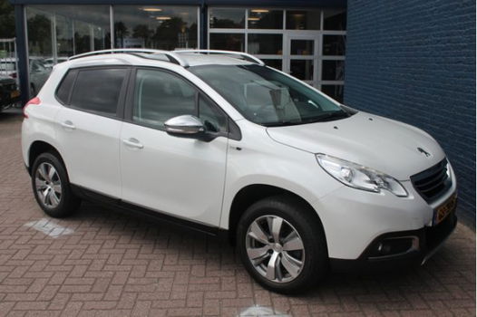 Peugeot 2008 - 1.2 Puretech 110pk Style | Navigatie | Ecc | LMV | 42.000km | - 1