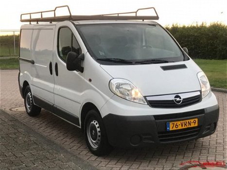 Opel Vivaro - 1