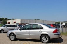 Ford Mondeo - 1.8-16V First Edition airco weinig km