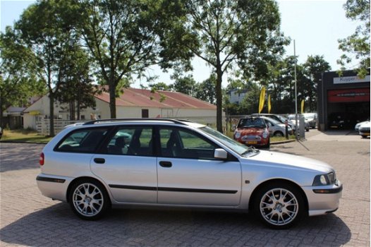 Volvo V40 - 1.9 D Europa - 1