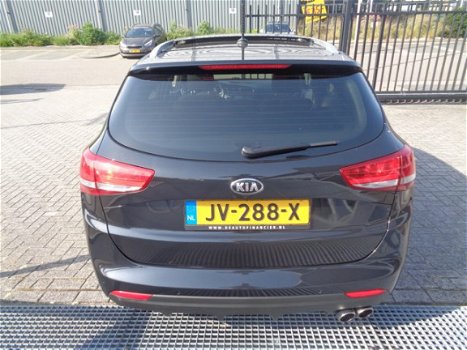 Kia Cee'd - 1.6 CRDi Business GT-Line, Panoramadak, Navi, Clima, Cruise, Achteruitrijcamera, - 1