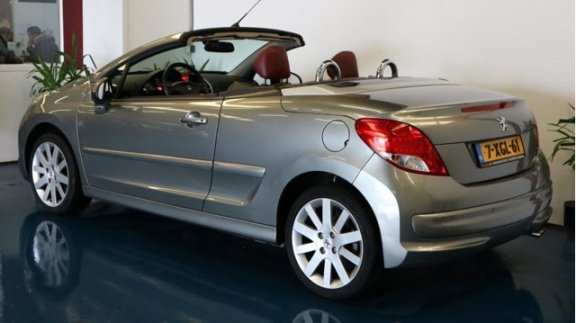 Peugeot 207 CC - 1.6 VTi Griffe Lederen bekleding/Cruis controle/Nieuw apk/Nette auto - 1