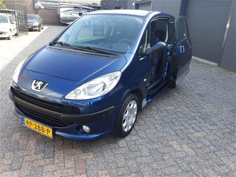 Peugeot 1007 - 1.4 Urban AIRCO CV WENIG KM BLAUW RADIO CD - 1