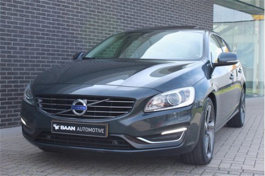 Volvo V60 - 2.4 D6 AWD Plug-In Hybrid Summum | Incl btw | OnCall | Schuif/kanteldak | - 1