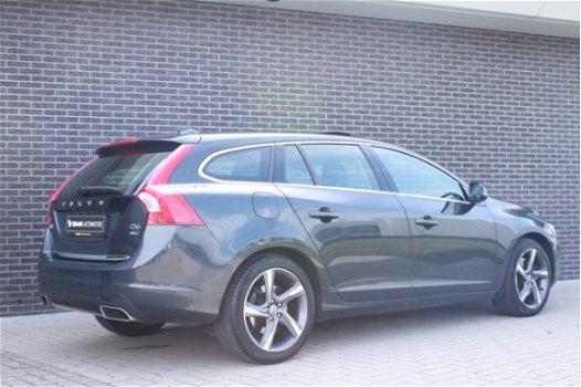 Volvo V60 - 2.4 D6 AWD Plug-In Hybrid Summum | Incl btw | OnCall | Schuif/kanteldak | - 1