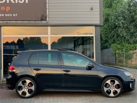 Volkswagen Golf - 211PK+ - 1