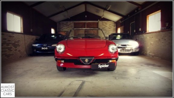 Alfa Romeo Spider - 2.0 - veel vernieuwd - 1