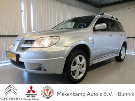 Mitsubishi Outlander Sport - 2.4 Invite Scott 4WD 4x4 17