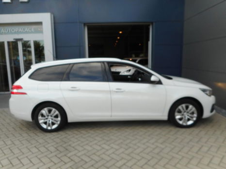 Peugeot 308 - 1.2 PureTech 110pk SUBLIME VASTE TREKH NU € 400, = - 1