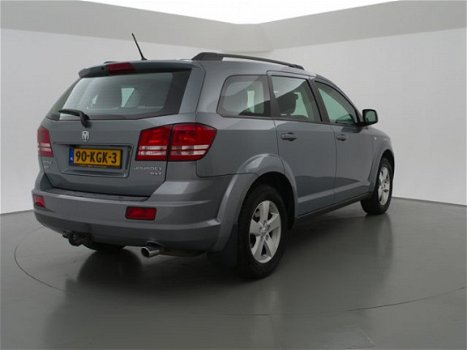 Dodge Journey - 2.0 CRD SXT AUT. 7 PERSOONS + NAVIGATIE / CAMERA / TREKHAAK - 1