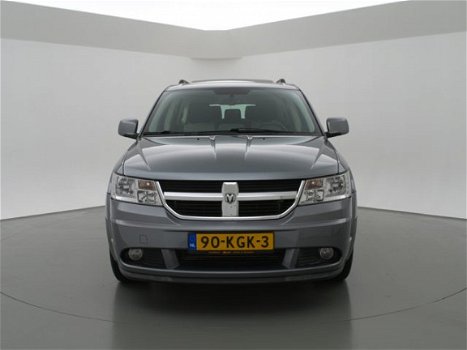 Dodge Journey - 2.0 CRD SXT AUT. 7 PERSOONS + NAVIGATIE / CAMERA / TREKHAAK - 1