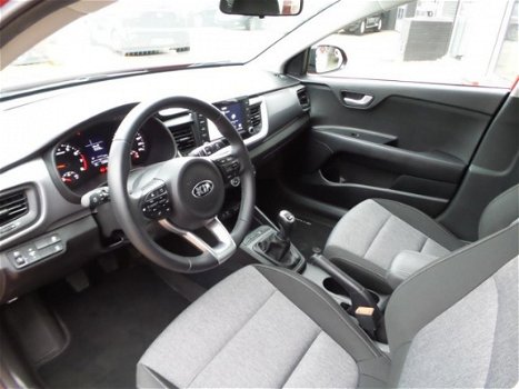 Kia Stonic - 1.0 T-GDi ComfortPlusLine Navigator *ZWART DAK/ SIDE-BARS - 1