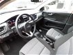 Kia Stonic - 1.0 T-GDi ComfortPlusLine Navigator *ZWART DAK/ SIDE-BARS - 1 - Thumbnail