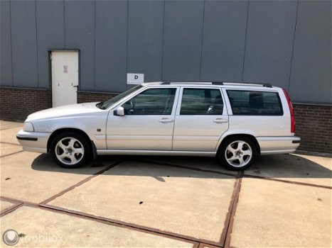 Volvo V70 - 2.5 Exclusive Comfort - 1