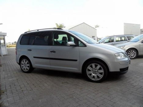 Volkswagen Touran - 1.6-16V FSI Athene NETTE AUTO AIRCO - 1