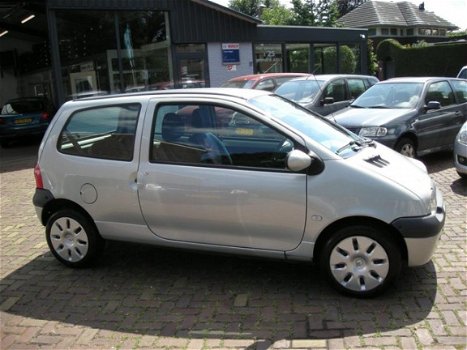 Renault Twingo - 1.2 Privilège airco nieuwe distributie en banden - 1