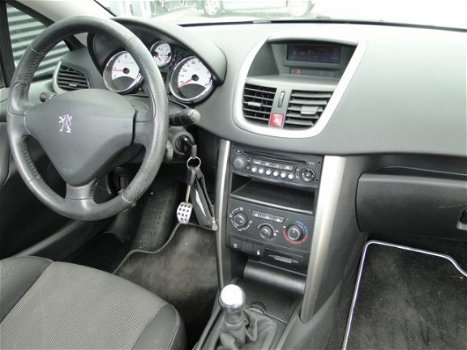 Peugeot 207 CC - 1.6 VTi Airco boekjes winterbanden - 1