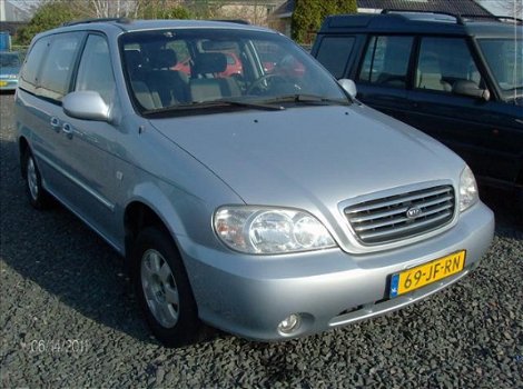 Kia Carnival - 2.5 V6 EX AUT4 - 1