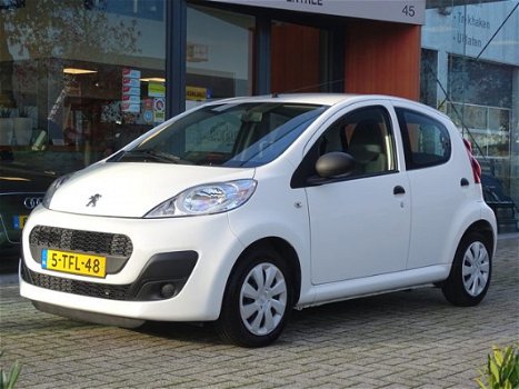 Peugeot 107 - 1.0 Access Accent 5- Deurs Airco AUX Nieuwstaat etc - 1