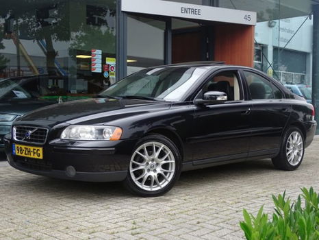 Volvo S60 - 2.4D Drivers Edition Xenon Leder Schuifdak Trekhaak etc - 1