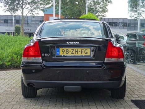 Volvo S60 - 2.4D Drivers Edition Xenon Leder Schuifdak Trekhaak etc - 1