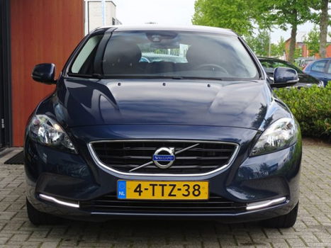 Volvo V40 - 1.6 T2 Momentum Navigatie Bluetooth PDC etc - 1