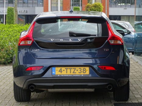 Volvo V40 - 1.6 T2 Momentum Navigatie Bluetooth PDC etc - 1