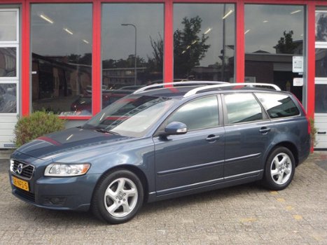 Volvo V50 - 2.0 Sport /navigatie/climaat control/aux+usb/parkeersensoren achter/bluetooth telefoon - 1