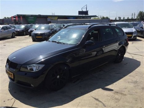 BMW 3-serie Touring - 320i High Executive - 1