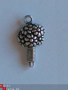 metalen embellishments silver bruidsboeket