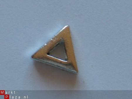OPRUIMING: 5x metalen embellishments silver driehoek - 1