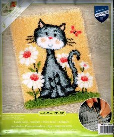 VERVACO KNOOPPAKKET (SMYRNA) KLEEDJE POES MET BLOEMEN