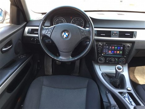 BMW 3-serie - 318i, LPG-G3, 6-BAK, AIRCO, CRUISE CONTROL, GROOT NAVIGATIE, 4X ELEK-RAMEN, CENT-VERGR - 1