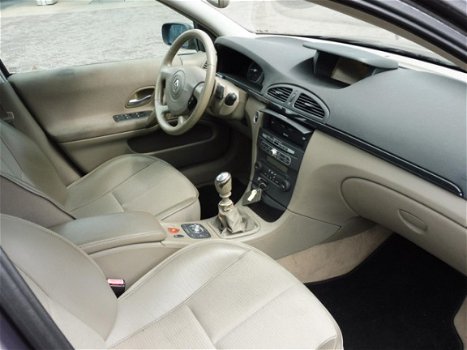 Renault Laguna - 2.0-16V T Privilège /bj2005/airco/boekjes/navi/zie foto kl.schade - 1