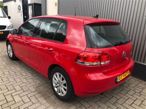 Volkswagen Golf - 1.6 TDI Comfortline BlueMotion AUTOMAAT / NAVI / LMV / 5 DEURS - 1