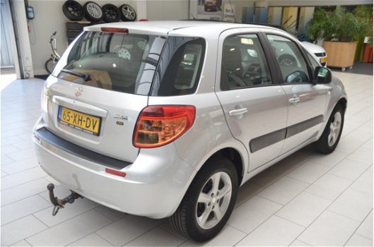 Suzuki SX4 - 1.6 Exclusive [TREKHAAK | AIRCO | STUURWIELBEDIENING] - 1