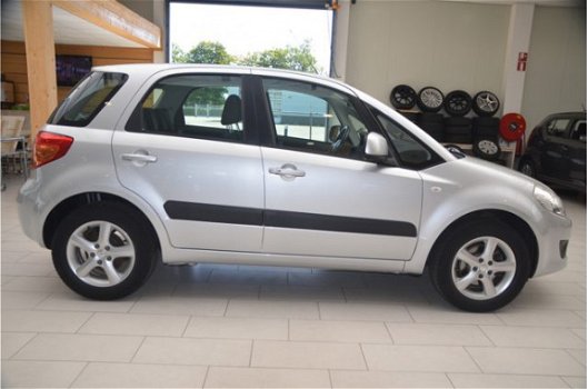 Suzuki SX4 - 1.6 Exclusive [TREKHAAK | AIRCO | STUURWIELBEDIENING] - 1