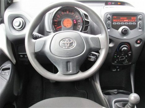 Toyota Aygo - 1.0 VVT-i x-now, 5-Deurs / Led / Airconditioning - 1