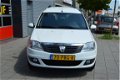 Dacia Logan MCV - 1.6 MPI Lauréate 6 Drs I Airco I Trekhaak I Dealer onderhouden I Nwe APK - 1 - Thumbnail