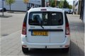 Dacia Logan MCV - 1.6 MPI Lauréate 6 Drs I Airco I Trekhaak I Dealer onderhouden I Nwe APK - 1 - Thumbnail