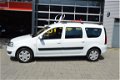 Dacia Logan MCV - 1.6 MPI Lauréate 6 Drs I Airco I Trekhaak I Dealer onderhouden I Nwe APK - 1 - Thumbnail