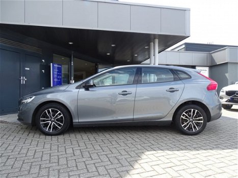 Volvo V40 - D2 Nordic+ Navi / LED / Standkachel / OnCall - 1