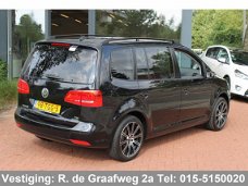 Volkswagen Touran - 1.2 TSI Comfortline BlueMotion | Navigatie | Parkeersensoren | Climate control