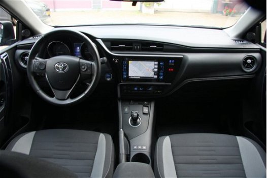 Toyota Auris Touring Sports - 1.8 Hybrid Dynamic Panoramadak/Navigatie - 1