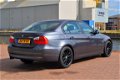 BMW 3-serie - 320i High Executive 18