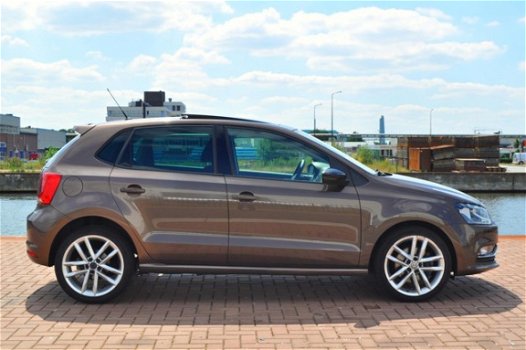 Volkswagen Polo - 1.2 TSI Highline 140PK|Panorama|Front Assist - 1