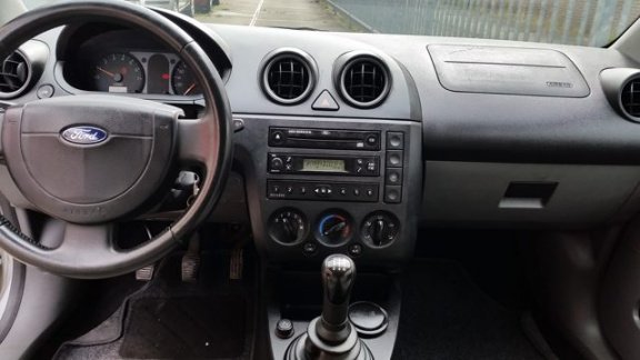 Ford Fiesta - 1.25-16V Ambiente / Dealer onderhouden / Airco / Nieuwe APK - 1