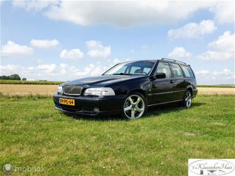 Volvo V70 - 2.3 R hangeschakeld in supermooie staat - 1