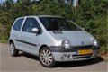 Renault Twingo - 1.2-16V /AUTOMAAT/AIRCO/CENTRALE VERGRENDELING - 1 - Thumbnail